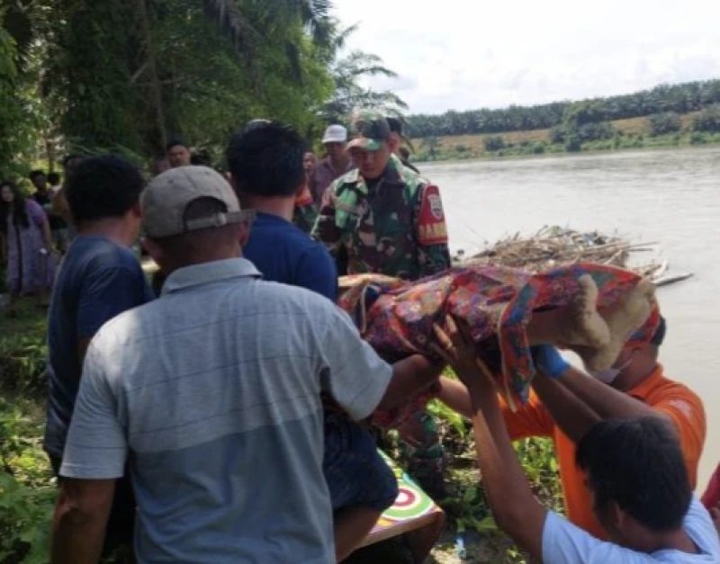 Batu Sungai Licin Membuat Nyawa Lansia Tak Tertolong - navigasivisual.id