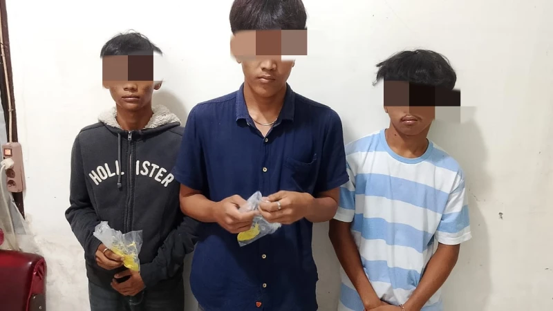 Dilaporkan Warga Hirup Lem Kambing, 3 Remaja Ini Dibawa ke Polres - navigasivisual.id