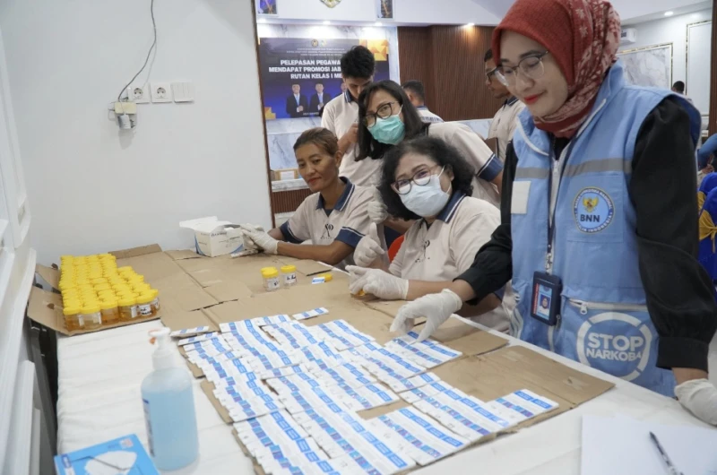 Tes Urine Pegawai dan Warga Binaan Rutan Kelas I Medan, Wujud Komitmen Perangi Narkoba - NavigasiVisual