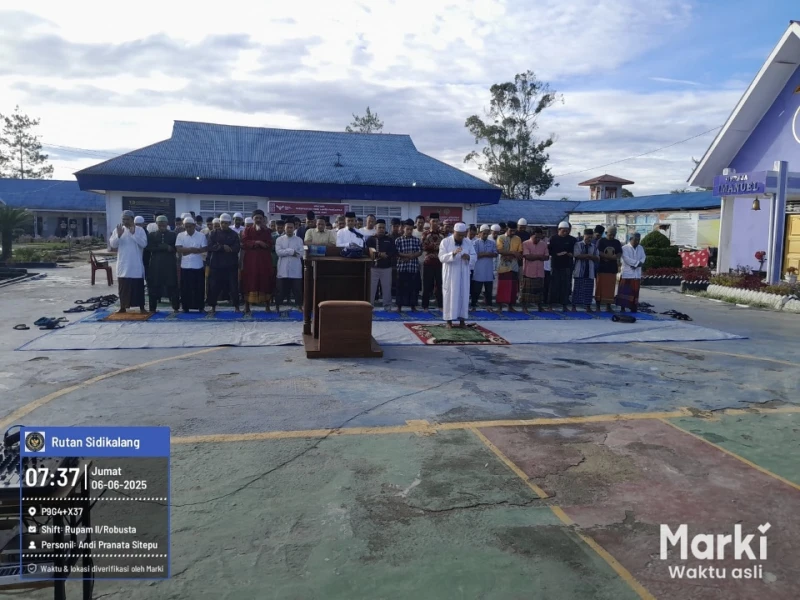 Keluarga Besar Rutan Sidikalang Laksanakan Shalat Idul Adha Hingga Sembelih Hewan Qurban - NavigasiVisual