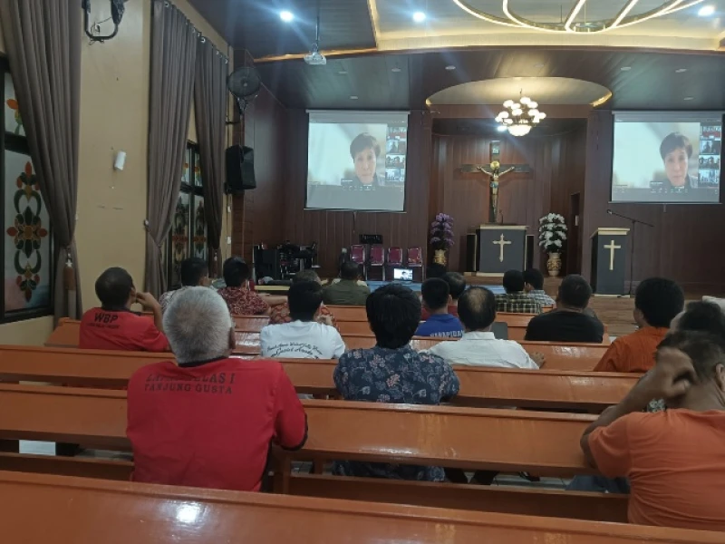 Ibadah Jumat Agung Secara Virtual, Warga Binaan Lapas Kelas I Medan Ikuti Ibadah dengan Khidmat - NavigasiVisual