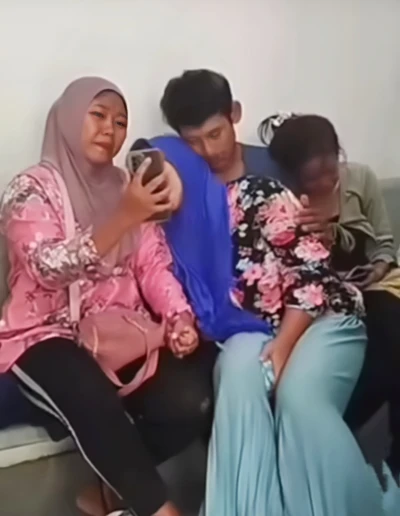 Tangis Keluarga Korban Jambret Pecah Melihat Tubuh Anaknya Terbujur Kaku di RSUD Djasemen Saragih Siantar - navigasivisual.id