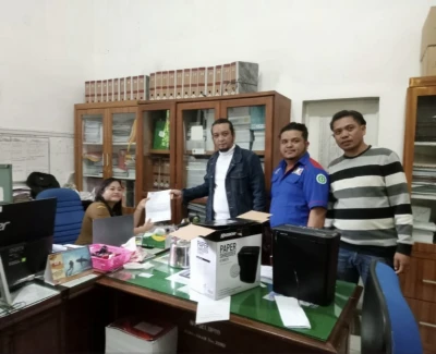 Surat Tuntutan Berbagai Pelanggaran di Irian Supermarket Siantar Resmi Disampaikan ke Ketua DPRD - navigasivisual.id