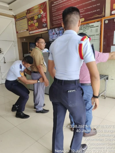 Cegah Barang Terlarang Masuk, Petugas Rutan Sidikalang Lakukan Penggeledahan Rutin - navigasivisual.id